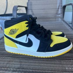 Nike Air Jordan 1 Mid SE Yellow Toe