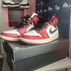 Jordan 1 Chicago Mids Size 10