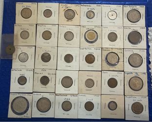 Mixed lot of foreign coins.