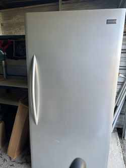 Fridgidare upright freezer