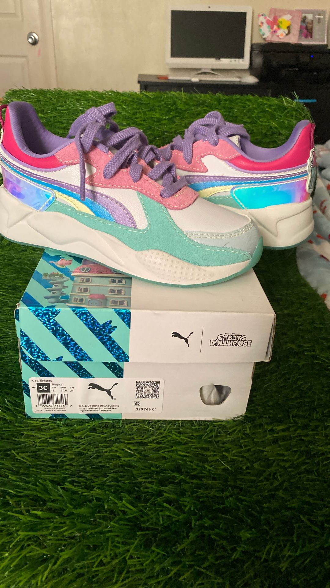 Girls Gabby Dollhouse Puma Size 3y New With Box