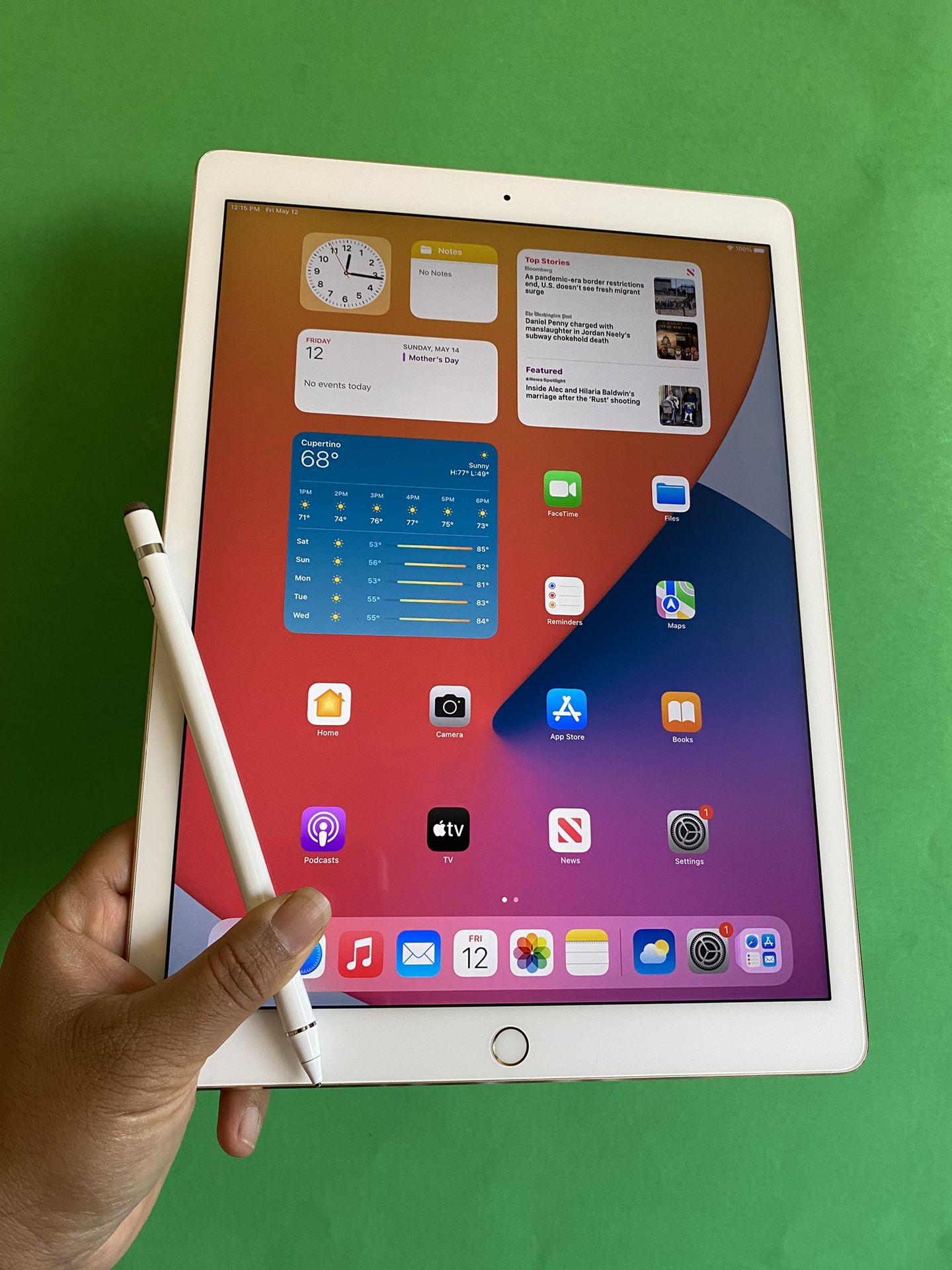 Apple IPad Pro (Retina /Touch ID IOS 16) 32GB with stylus pen  Accesories (Apple Largest screen Tablet)