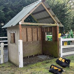 Pony shed/stall/shelter for free