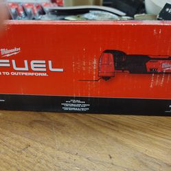 Milwaukee fuel M12 multi tool