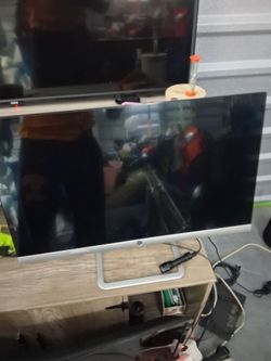 HP Monitor with White Bezel
