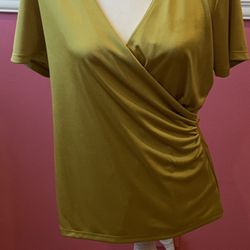 Jones NY Yellow gold SS Top M