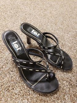 5 pair of Lady's Sandals - Size 8