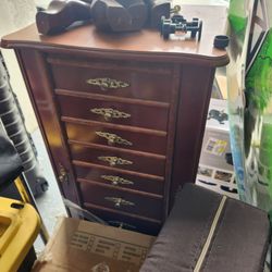 Jewelry box cabinet