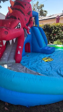 Kids water slide with blower