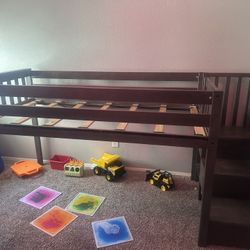 Elevated Twin Bed With Steps 