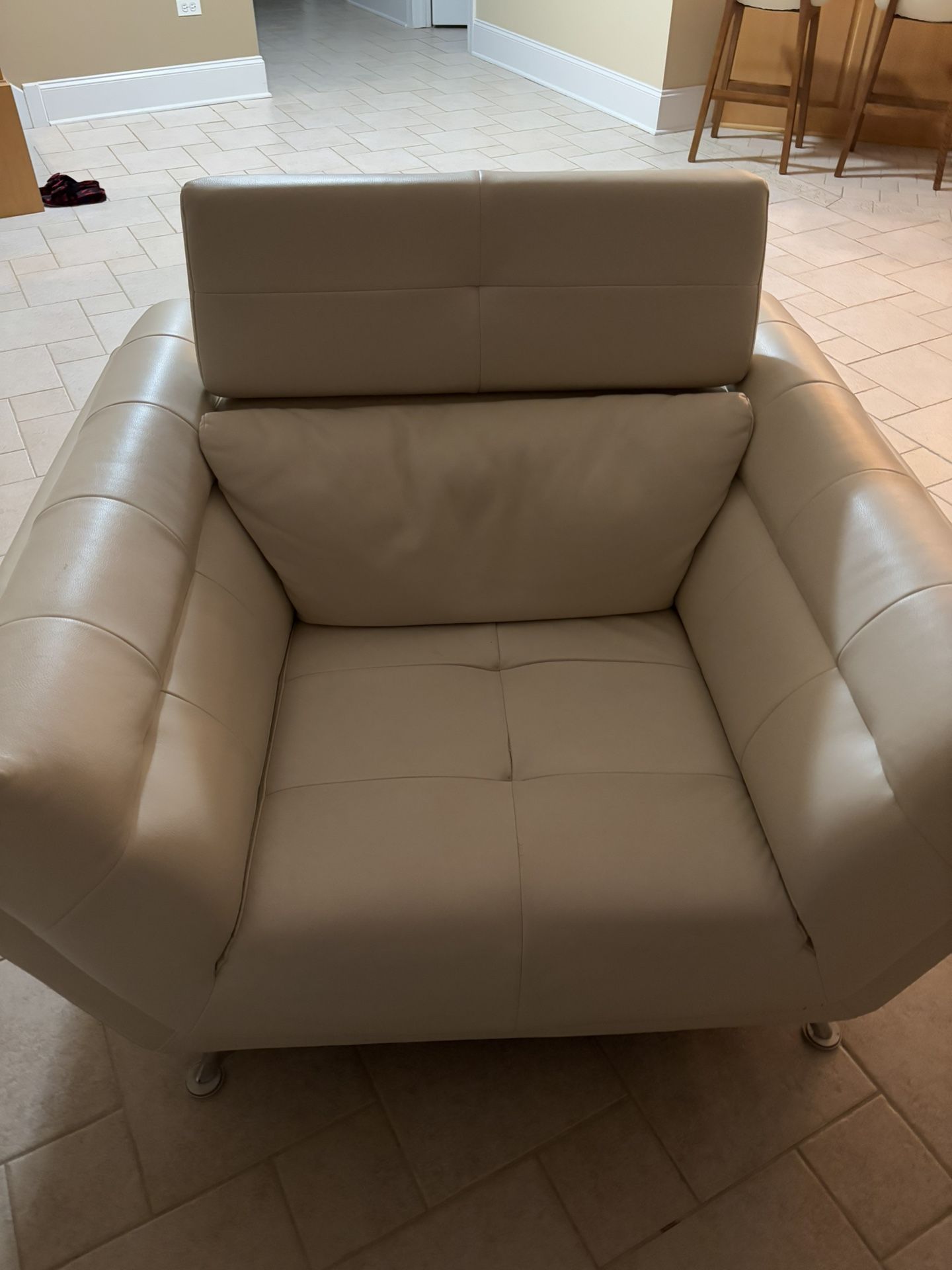 White faux leather sofa Set