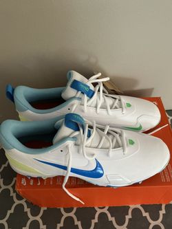 New Nike Men’s Cleats Size 11. Never Worn