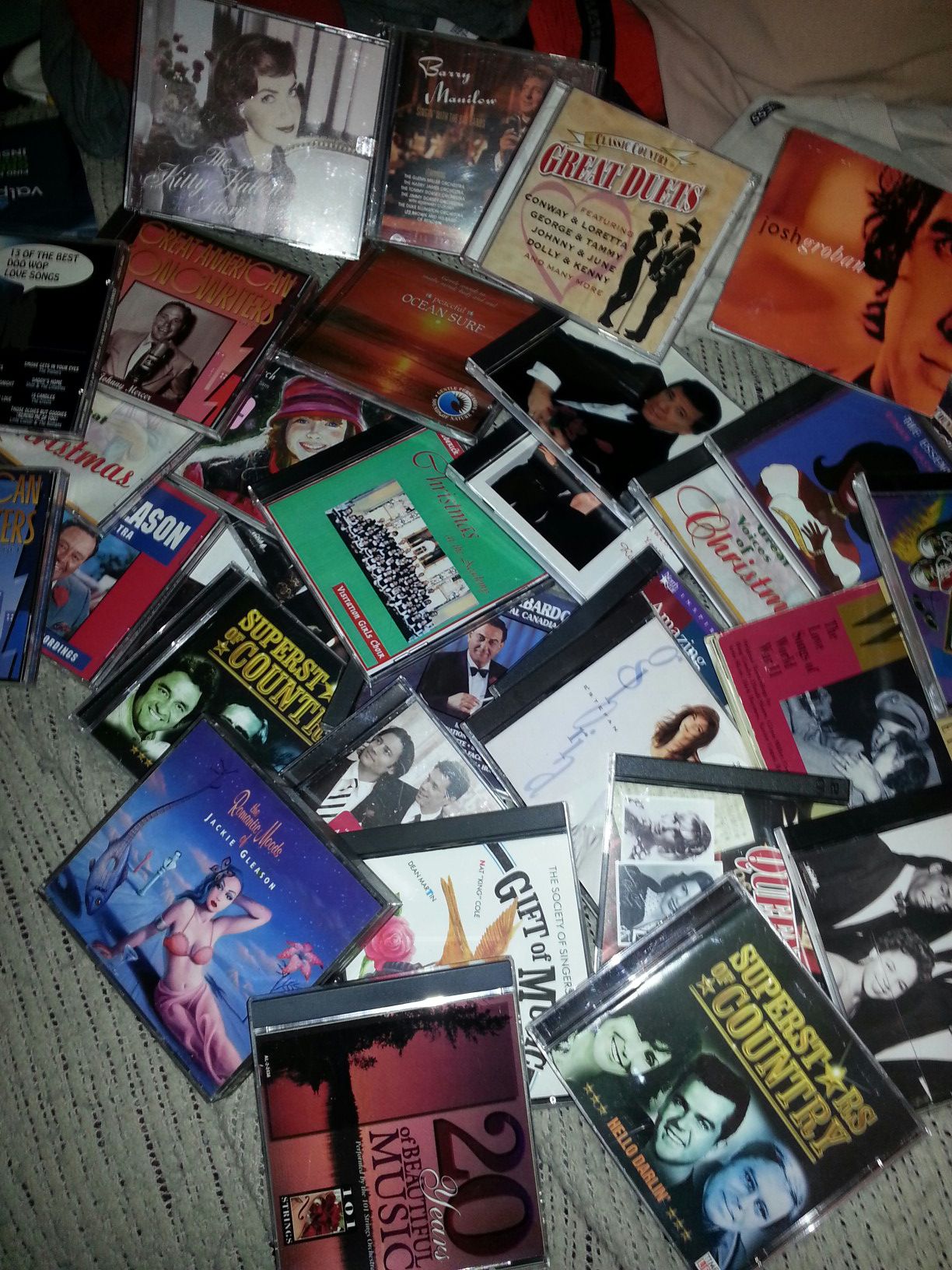CDs over 100 Different music oldie country soul rock.3$ each