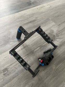 Neewer camera cage / hand gimbal