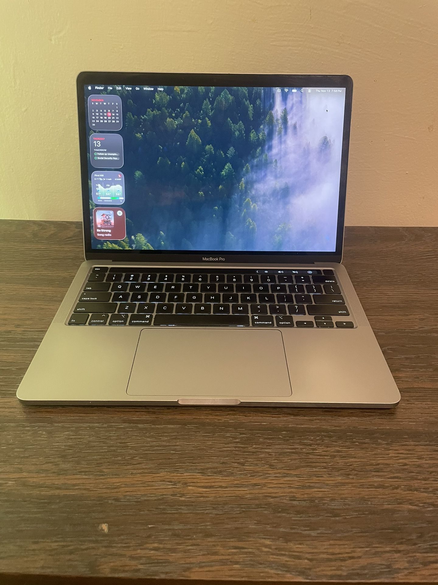 MacBook Pro 13” (2020) – Intel i5 / 16GB / 500GB