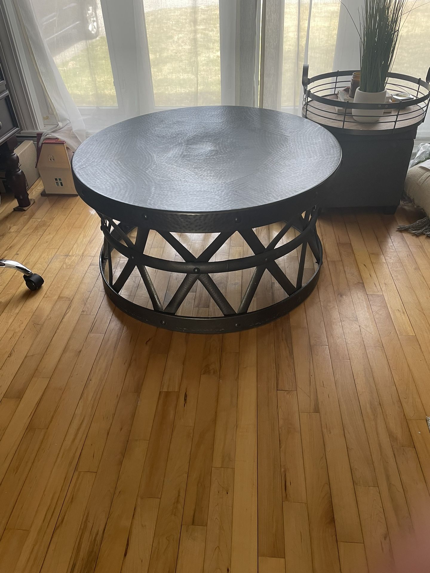 Round Coffee Table, Black, Metal 