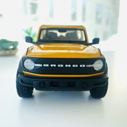 Mini Ford Bronco Model