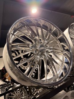 24s staggered wheels tires new 6lug Chevy Gm trucks new