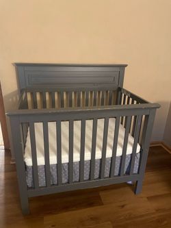 Baby Mini Crib (Gray)