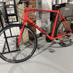 Giant Escape 3 Disc Hybrid Bike 2022