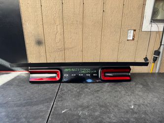 2015 2016 2017 2018 2019 2020 2021 2022 2023 DODGE CHALLENGER REAR CENTER LIGHT OEM USED #8255