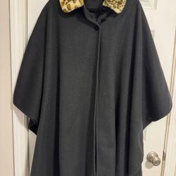 Vintage button Cape Poncho Coat Faux Fur Leopard Print Collar