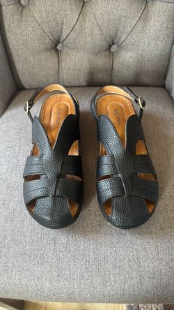 Flex step sandals