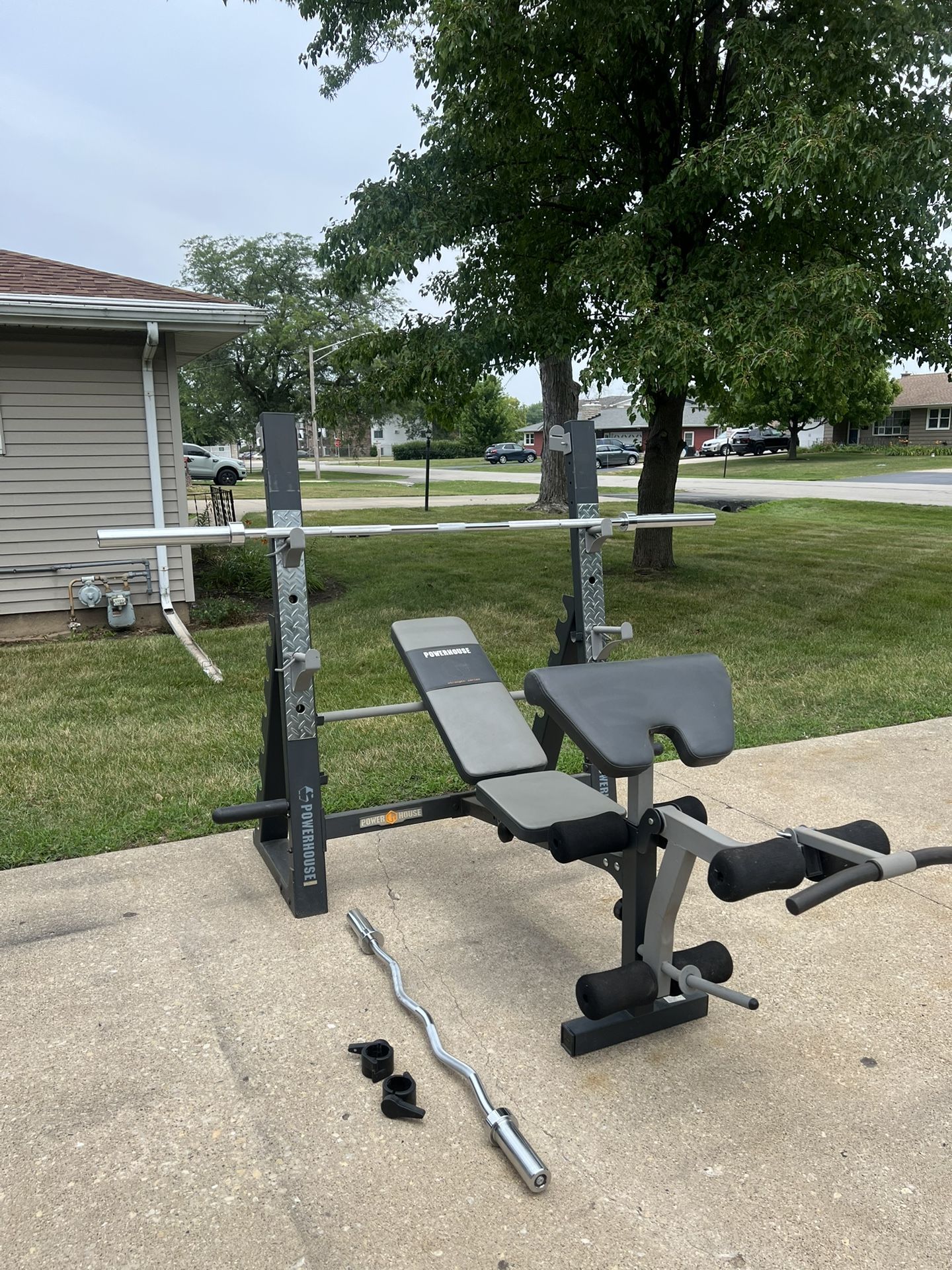 Olympic Weight Bench With Olympic Bars