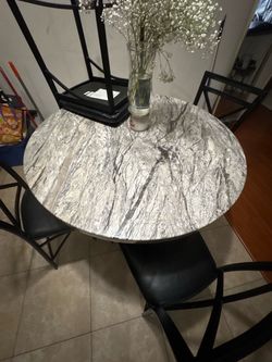 Table & chairs