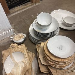 China set Fashion Manor Solitude Set Of 8