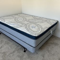 Mattress on sale      Queen size bamboo pillow top 12 “ firm mattress     New sealed