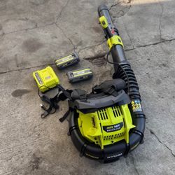 ECHO Blower with 2 battery of 4.0 And charger
