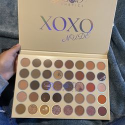 BB&W  Xoxo Nude Eyeshadow Palette 