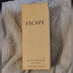Escape Eau de Parfum Spray for Women by Calvin Klein 2.5 
