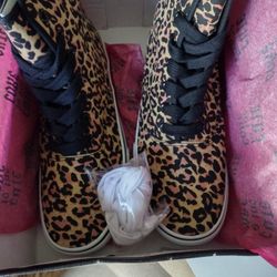 Cheetah hightops Size 8