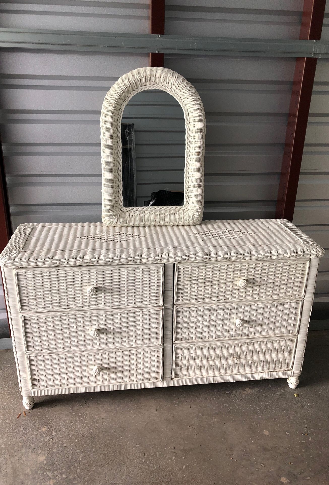 White wicker Dresser w/Mirror