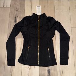 Size 4 women’s lulu brand new