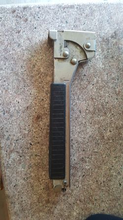 Hammer tacker
