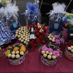 Gifts and leis for graduation 👩‍🎓 