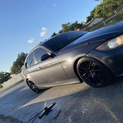 Grey 325i 2009