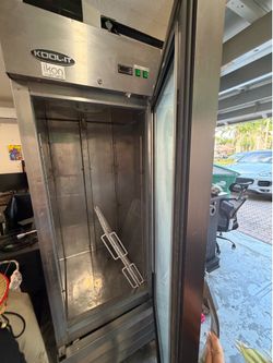 Commercial Refrigerator in Stainless Steel
