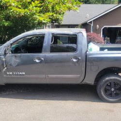 2012 Nissan titan 4x4 parts