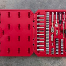 CRAFTSMAN® 83-Piece Standard (SAE) and Metric Mechanics Tool Set with Case