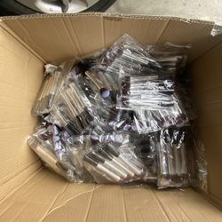 Make Up Accessories / Cosmetics 