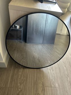 round mirror