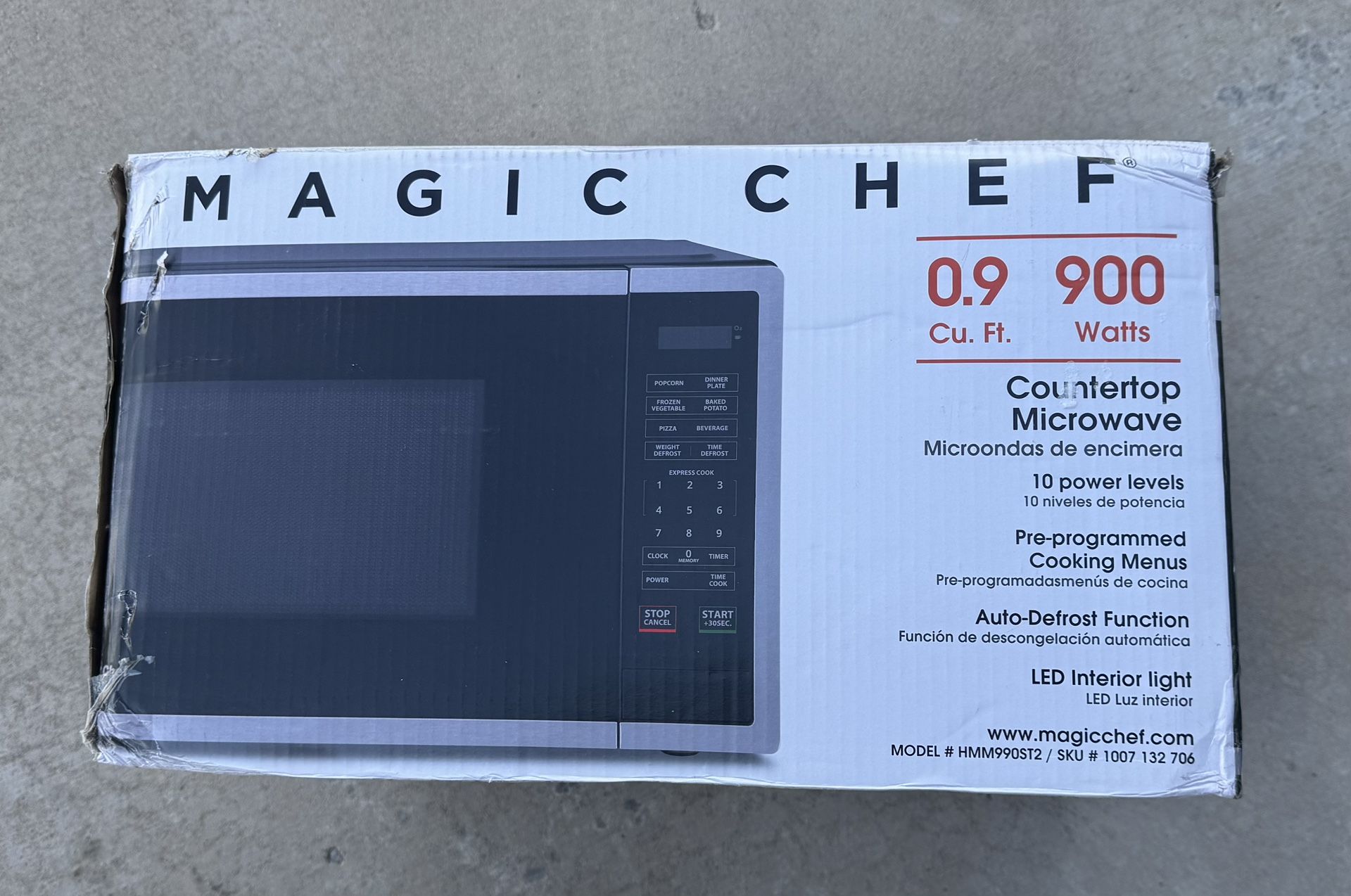 Magic Chef 0.9 cu. ft. 900-Watt Countertop Microwave in Stainless Steel