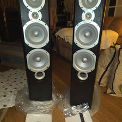 Infinity Primus P363 Tower Speakers Pair – Like New, Never Used