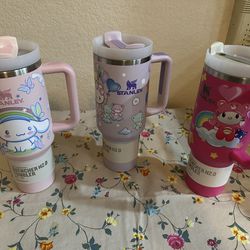 Hello Kitty Cinnamon Roll Carebear Friends Stanley Quencher Flowstate 40oz Tumbler  Lid Straw Handle 