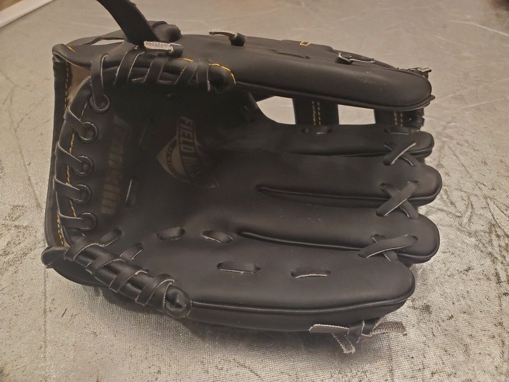 Franklin kids fieldmaster series Baseball glove black