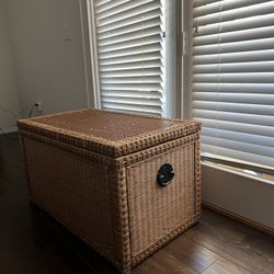 Large Wicker Chest 